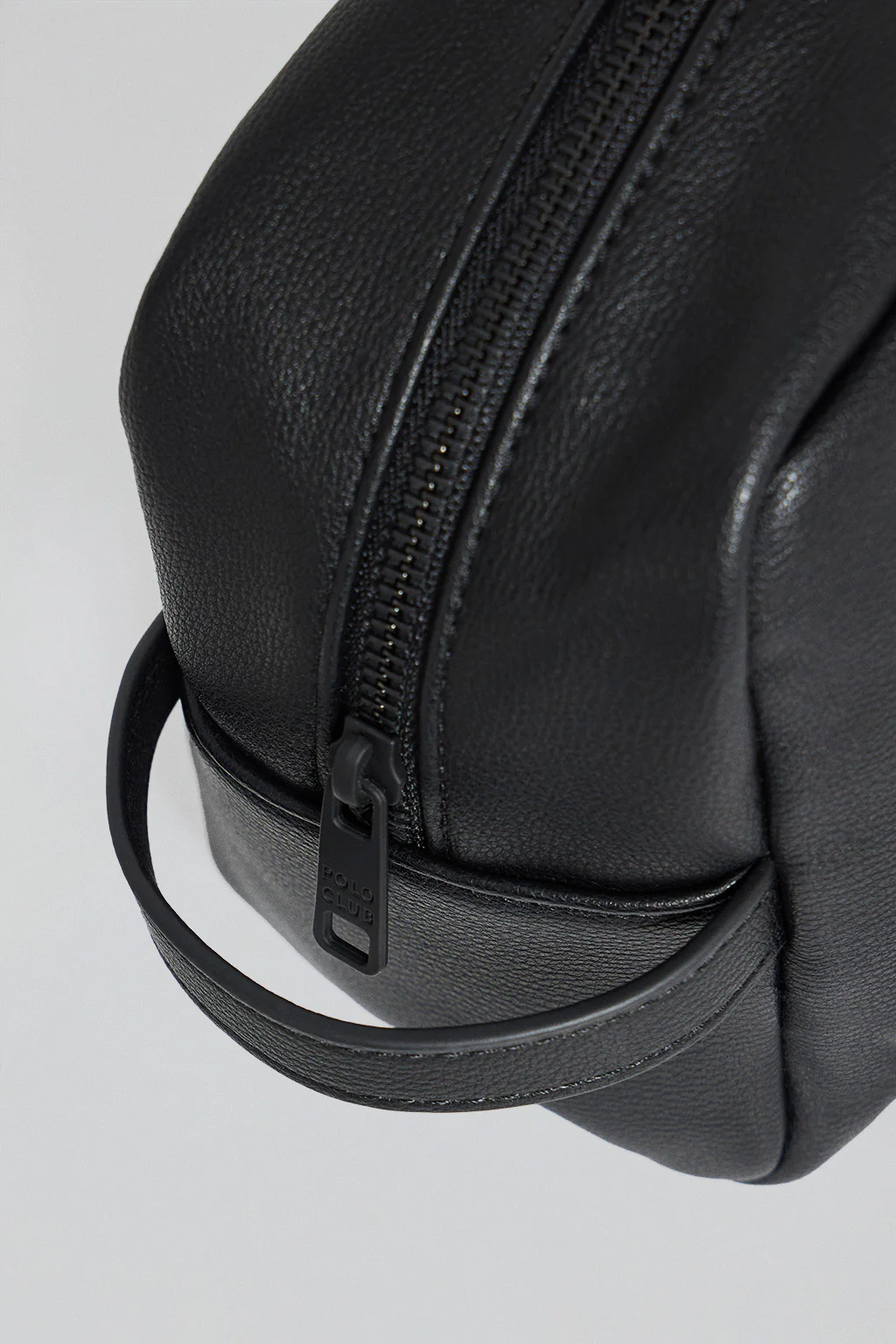 Black washbag Eton with zip and Polo Club details - Image 4