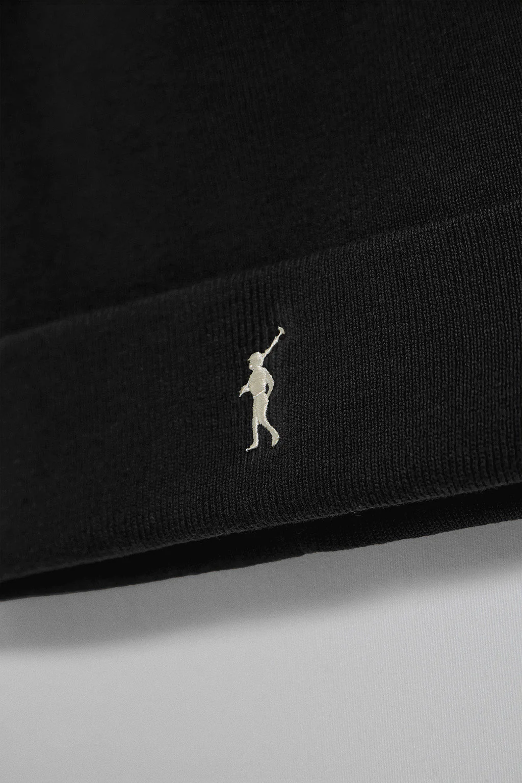 Black Vinny beanie with embroidered logo Rigby Go - Image 2