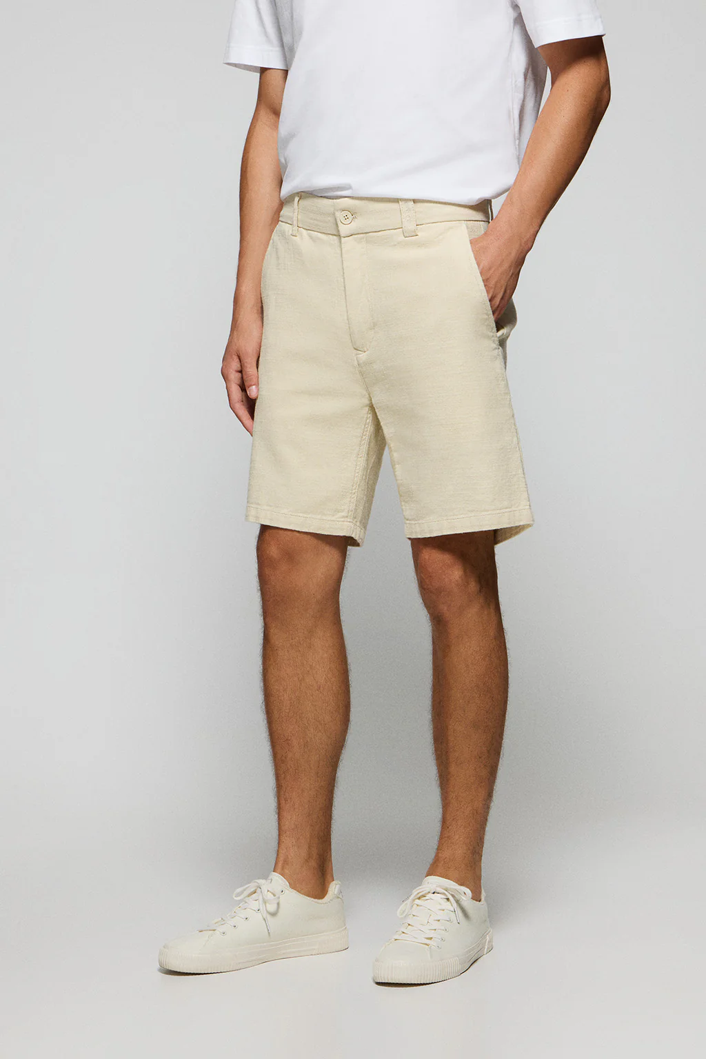 Sandy Bali shorts in linen and cotton with embroidered Polo Club details - Image 3