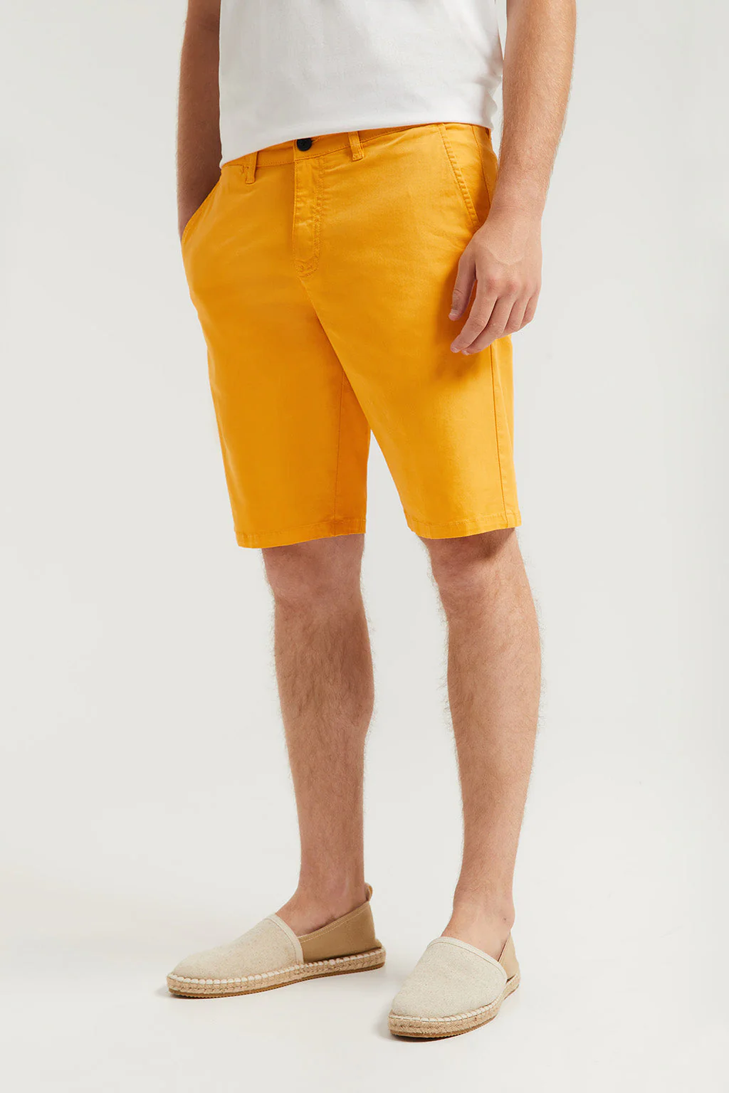 Amber relaxed bermuda shorts with embroidered logo - Image 4