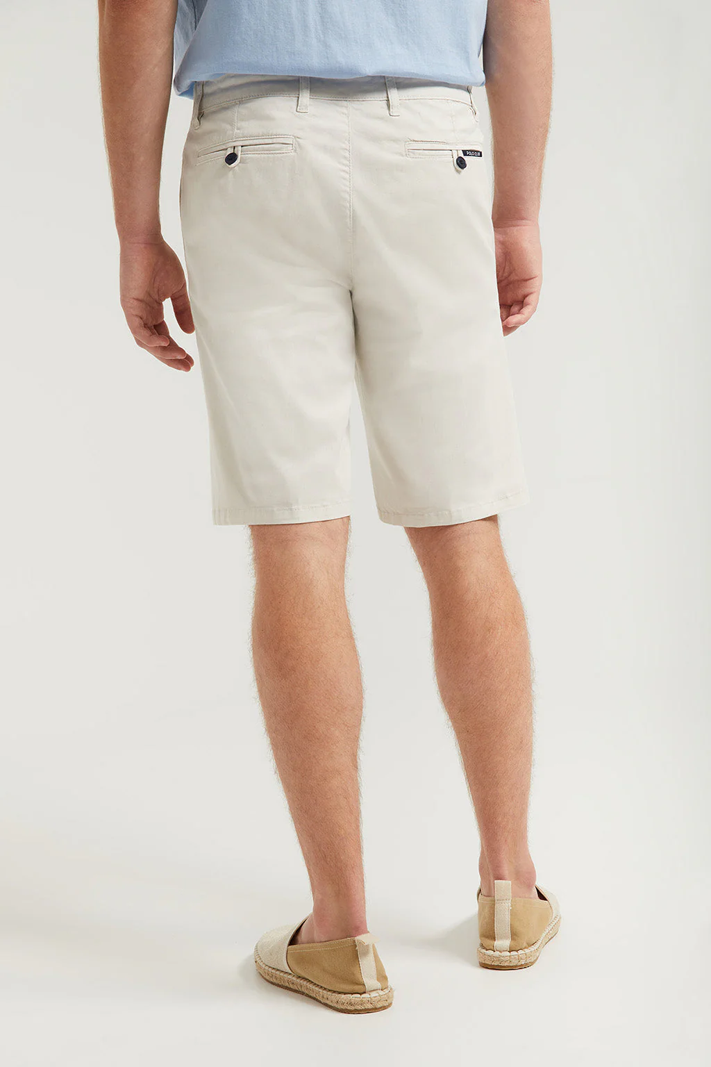 Light-grey relaxed bermuda shorts with embroidered logo - Image 3