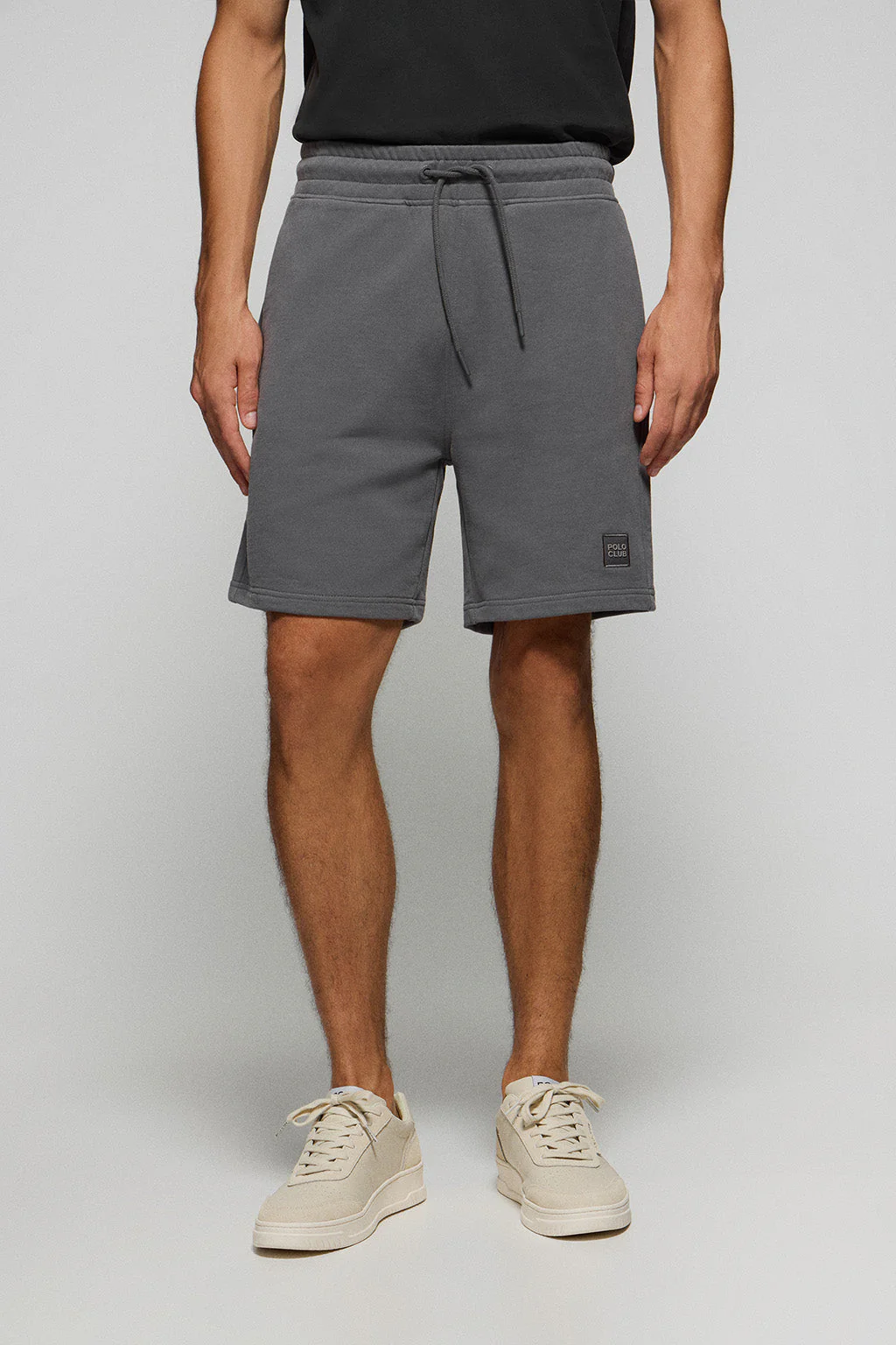 Asphalt-grey cotton Jonas Bermuda shorts with relaxed fit and Polo Club rubberised twill patch - Image 2