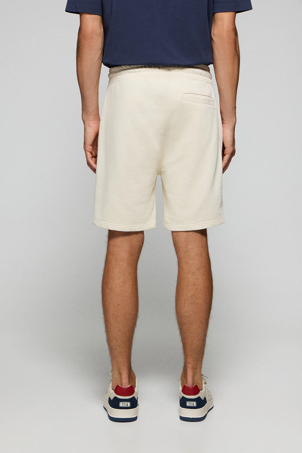 Beige cotton Jonas Bermuda shorts with relaxed fit and Polo Club rubberised twill patch - Image 4