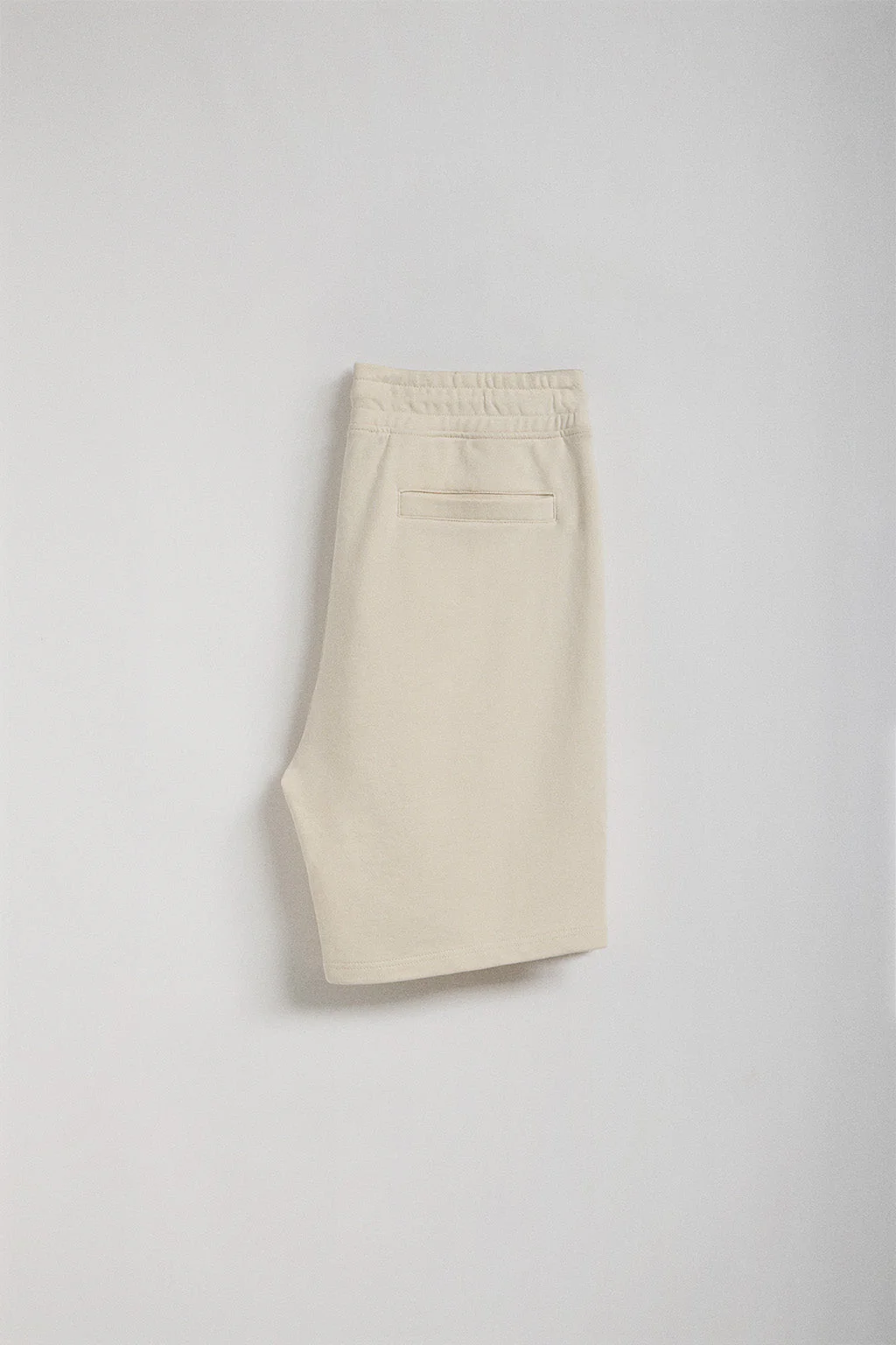 Beige cotton Jonas Bermuda shorts with relaxed fit and Polo Club rubberised twill patch - Image 8