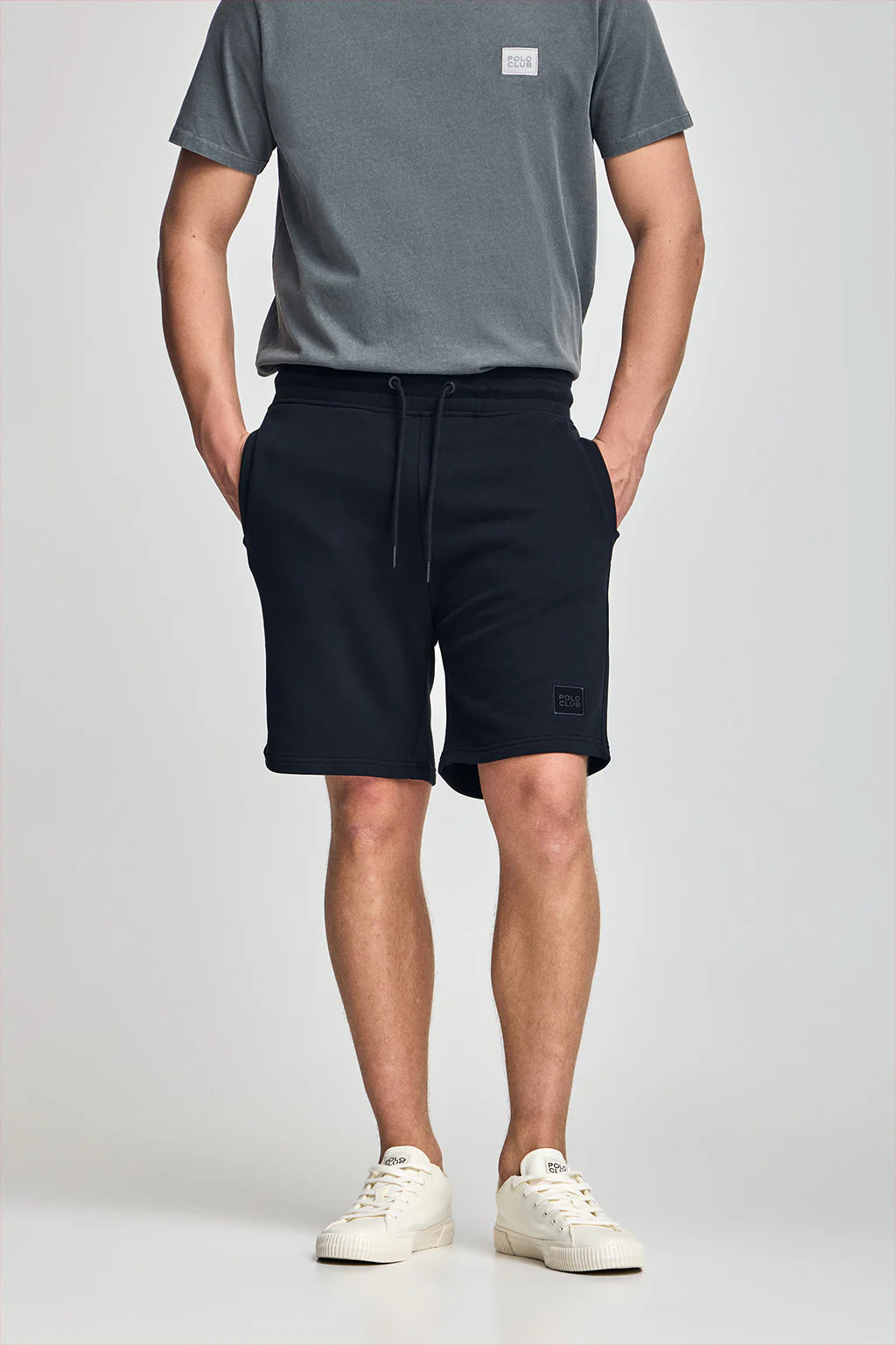 Navy-blue cotton bermuda shorts Jonas with relaxed fit and Polo Club rubberised twill patch - Image 2