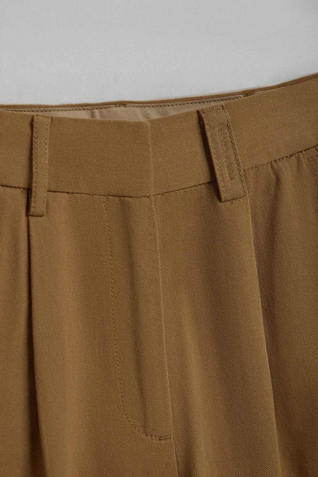 Camel twill Menfis shorts with Polo Club details - Image 7