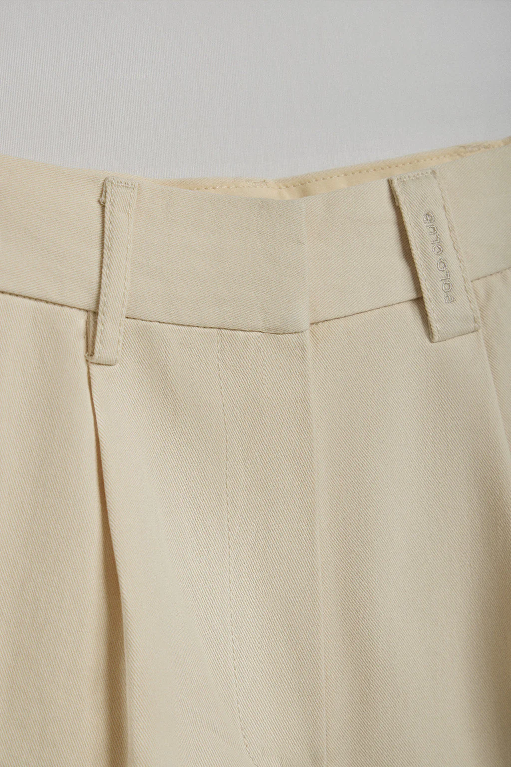 Sandy twill Menfis shorts with Polo Club details - Image 7