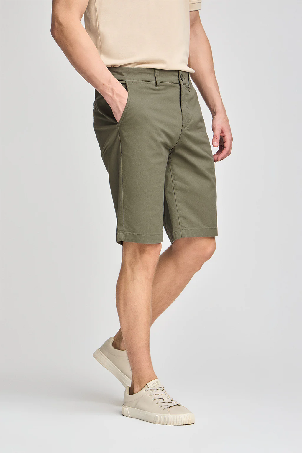 Khaki relaxed bermuda shorts with Polo Club details - Image 3