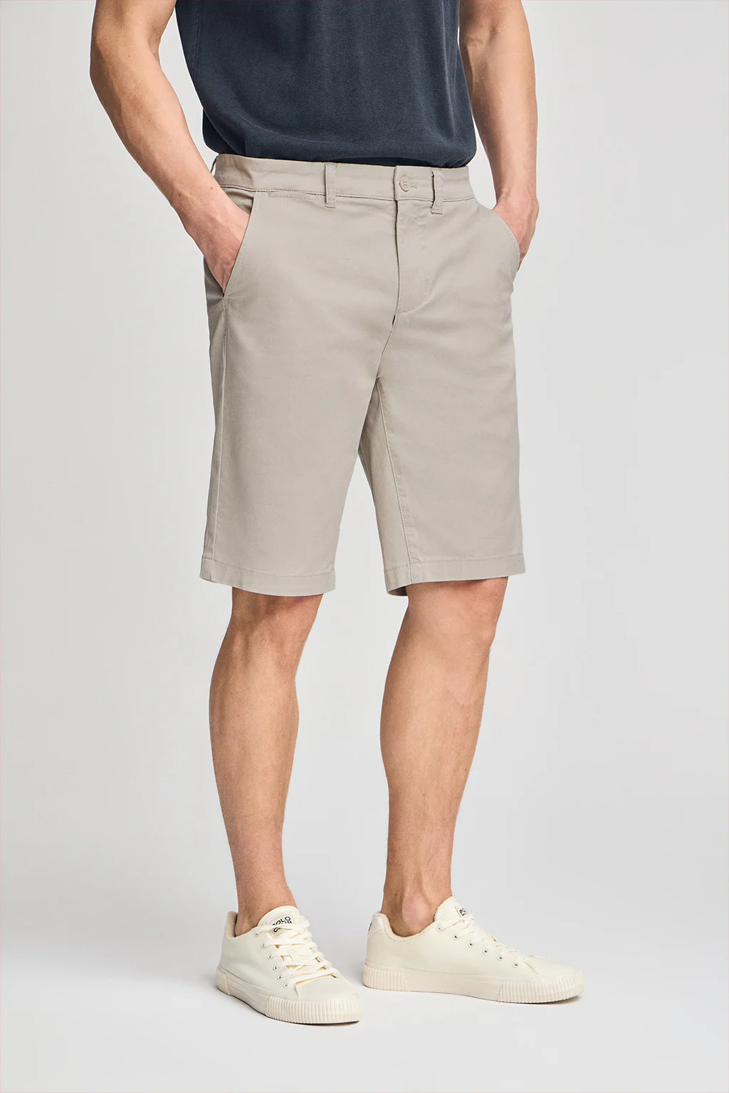 Light-grey relaxed bermuda shorts with Polo Club details - Image 3
