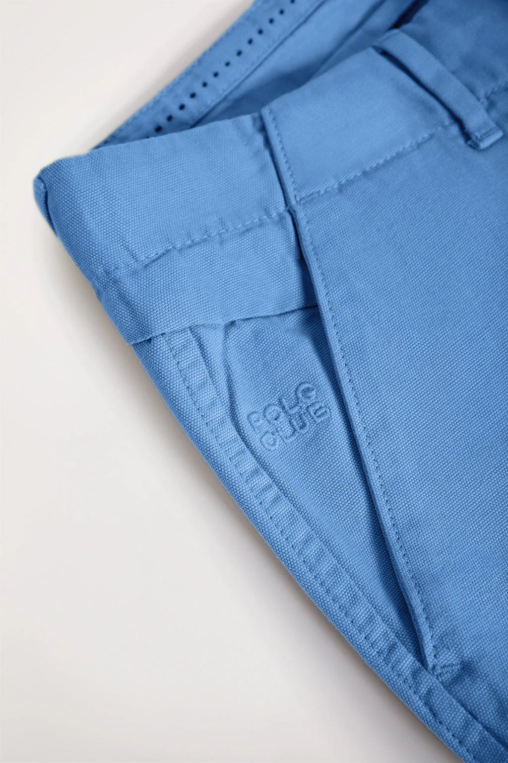 Blue cargo shorts with embroidered logo - Image 7