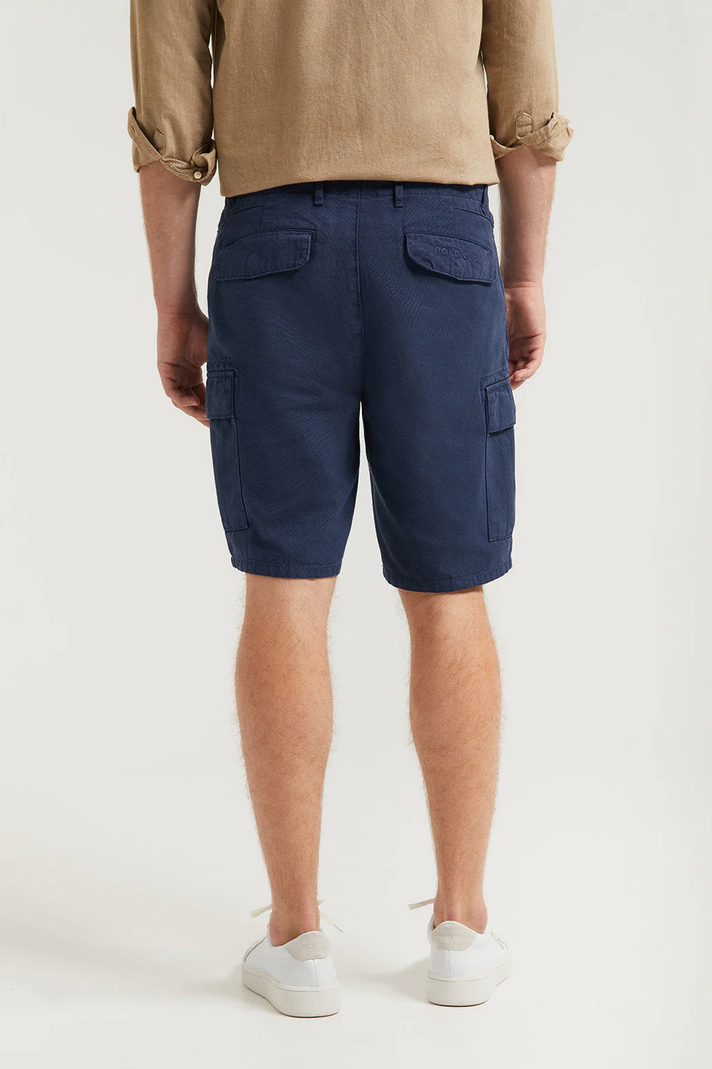 Navy-blue cargo shorts with embroidered logo - Image 4