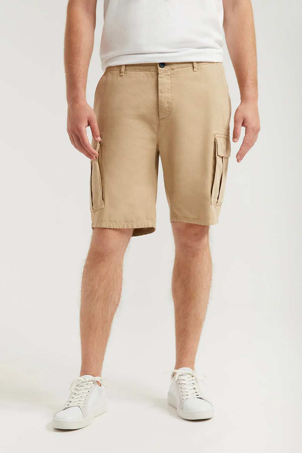 Sandy cargo shorts with embroidered logo - Image 4