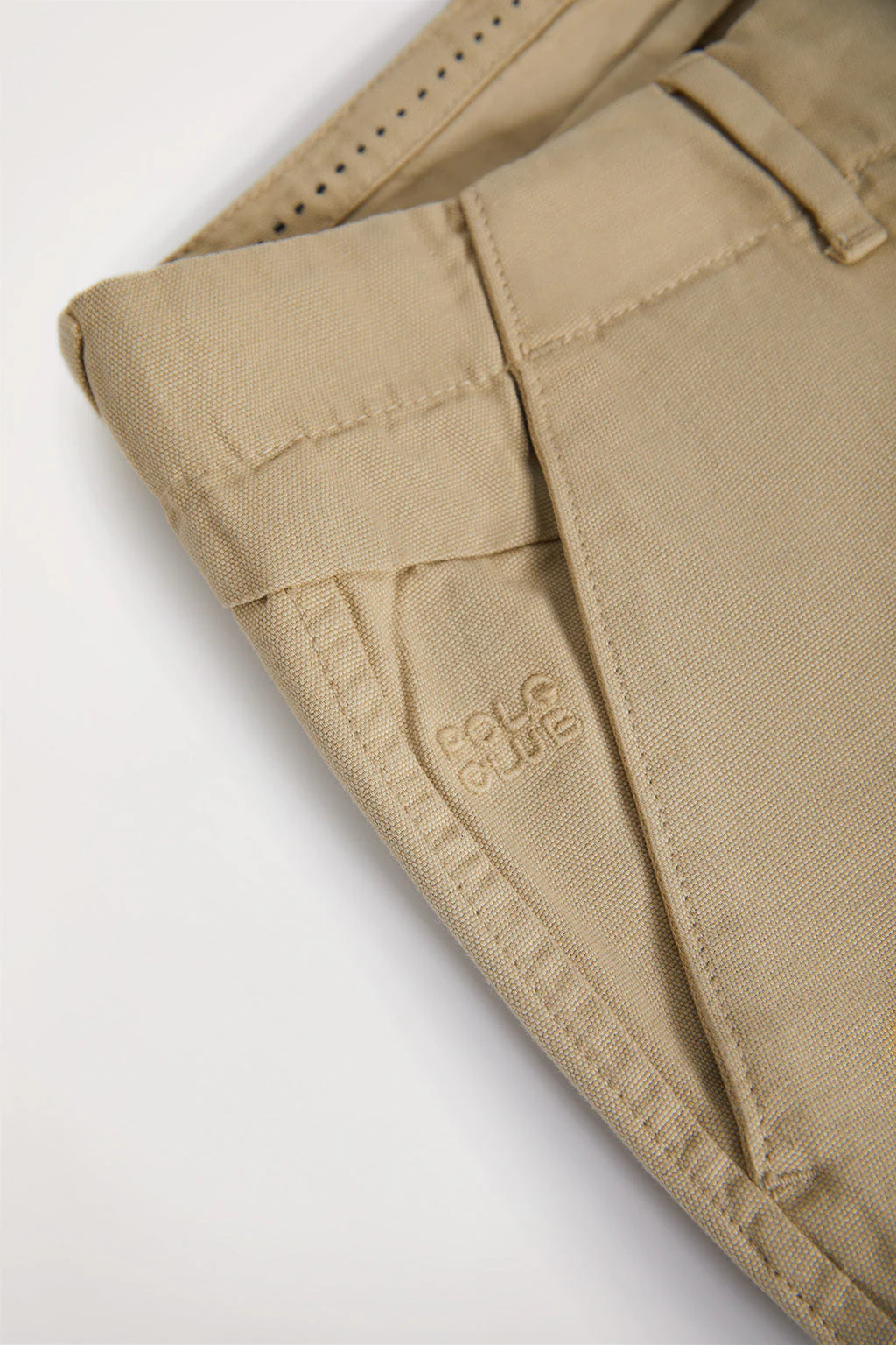 Sandy cargo shorts with embroidered logo - Image 7