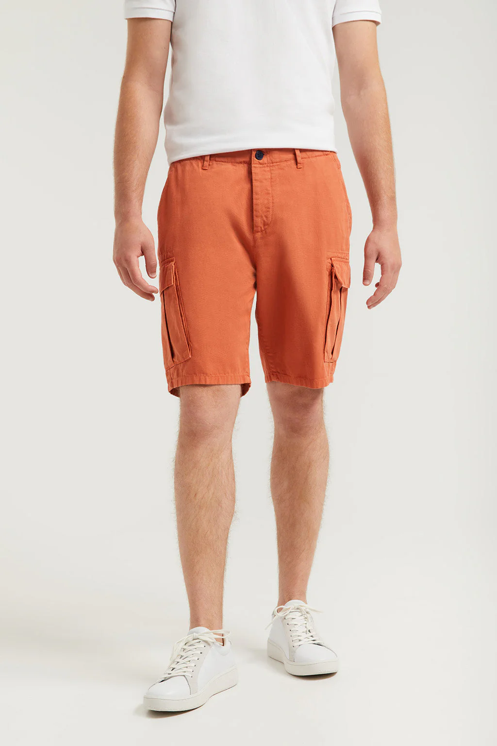 Earth-brown cargo shorts with embroidered logo - Image 4