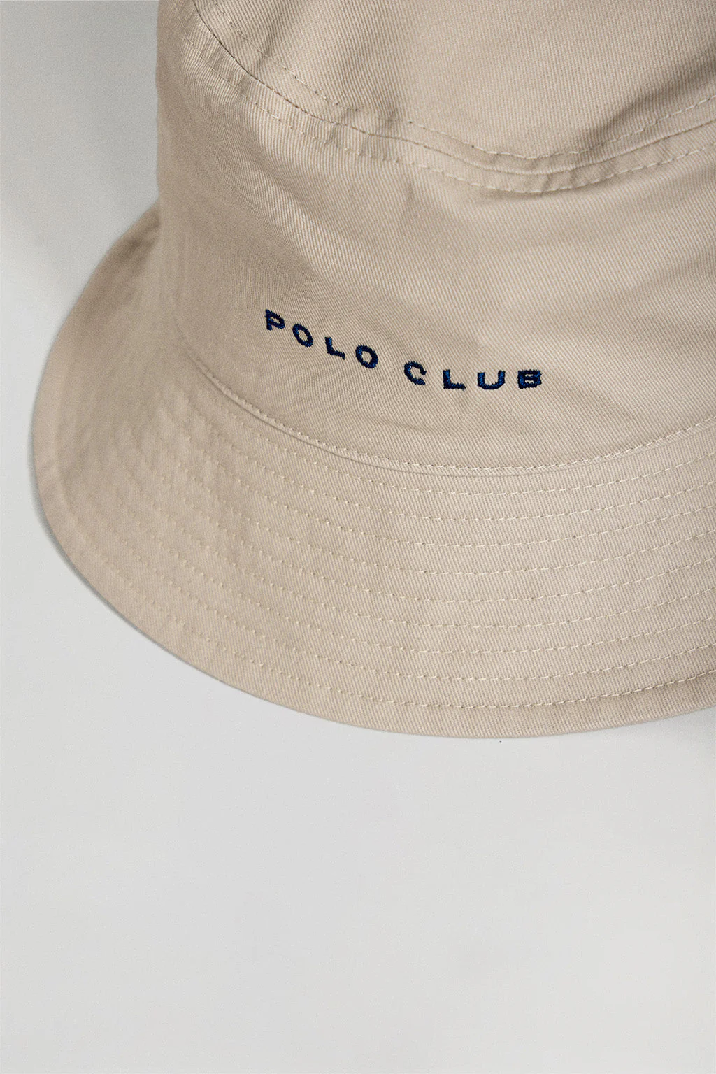 Beige bucket hat with Minimal Polo Club embroidered logo - Image 4
