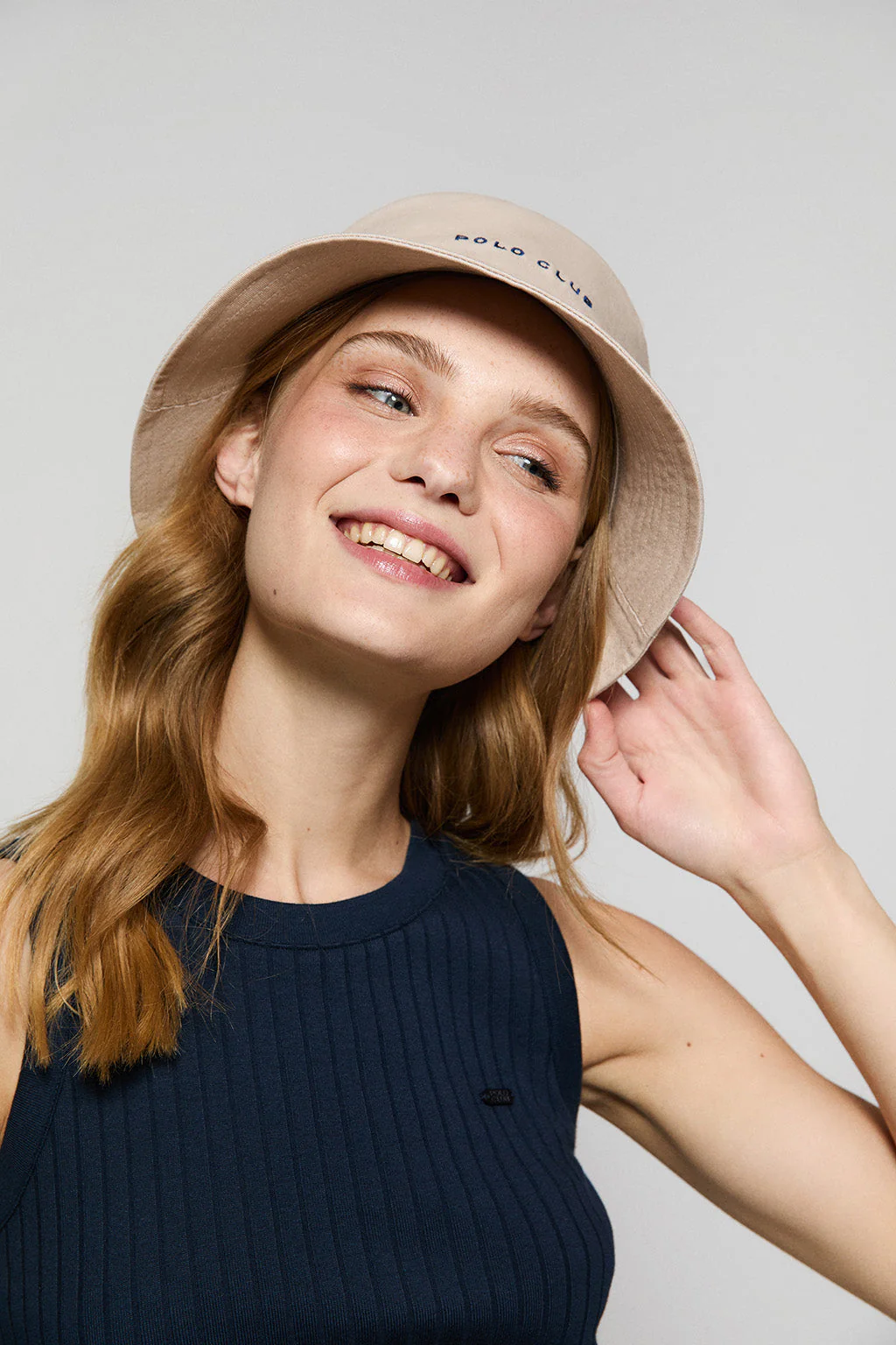 Beige bucket hat with Minimal Polo Club embroidered logo - Image 7