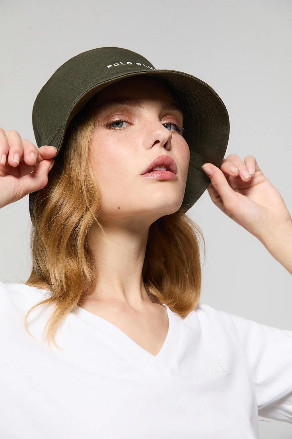 Khaki bucket hat with Minimal Polo Club embroidered logo - Image 7