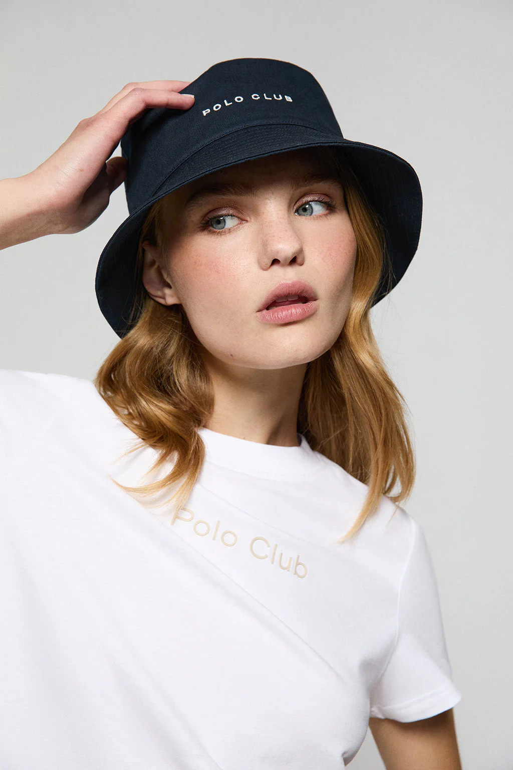Navy-blue bucket hat with Minimal Polo Club embroidered logo - Image 7