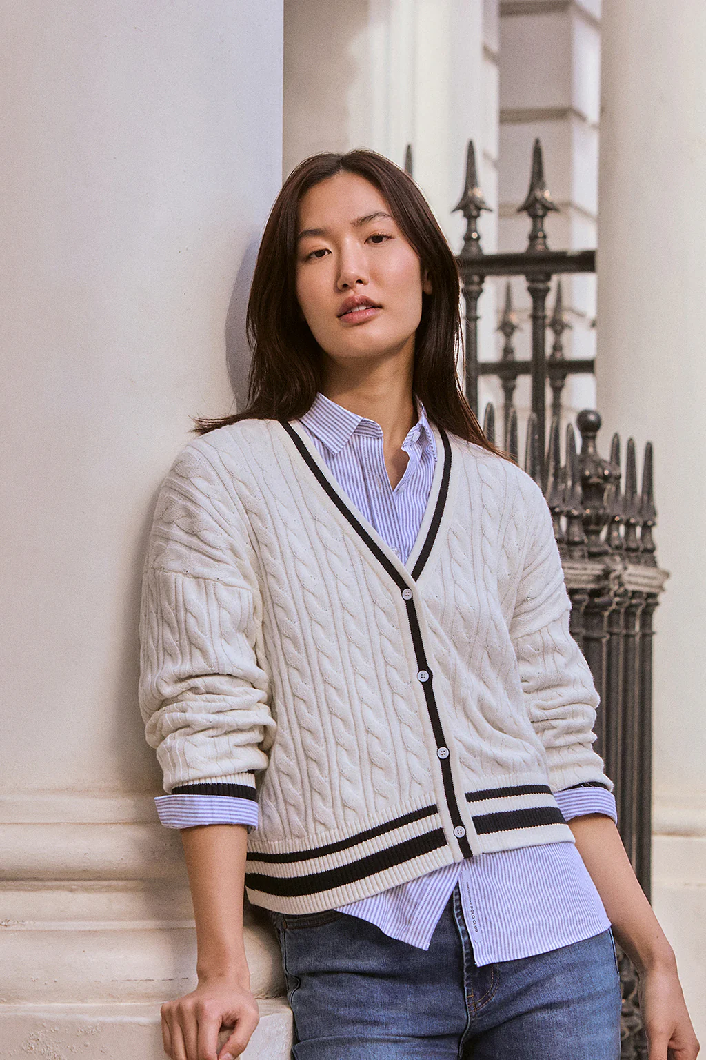 Beige cable-knit short cardigan with buttons and nautical patch - Image 12