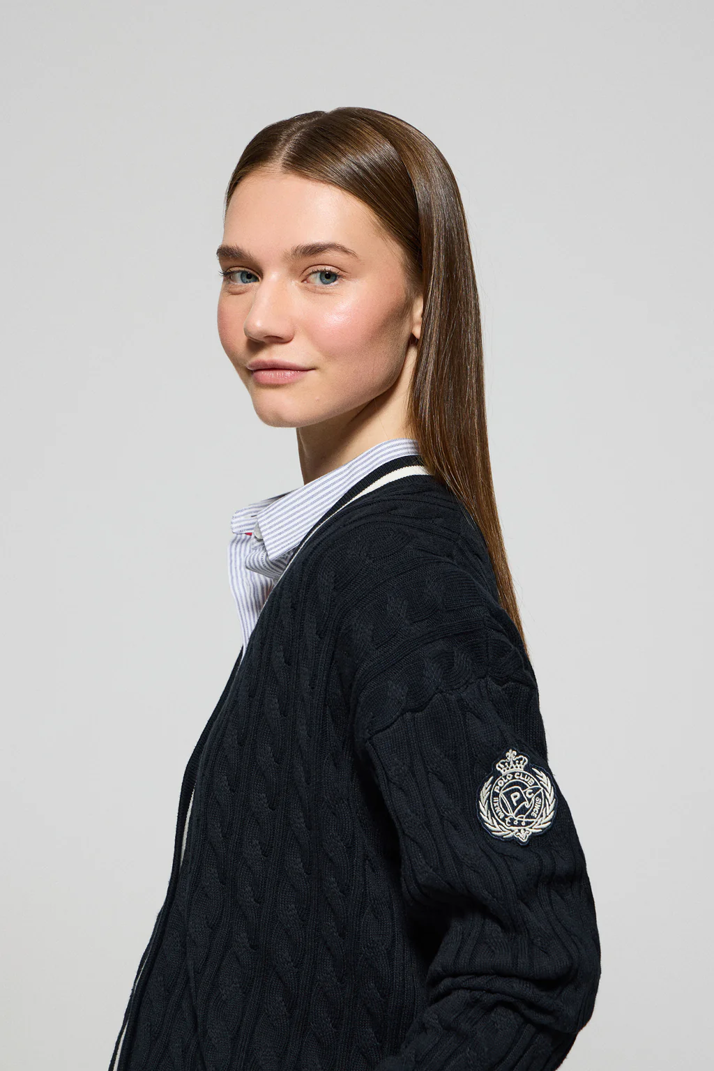 Navy-blue cable-knit short cardigan with buttons and nautical patch - Image 3