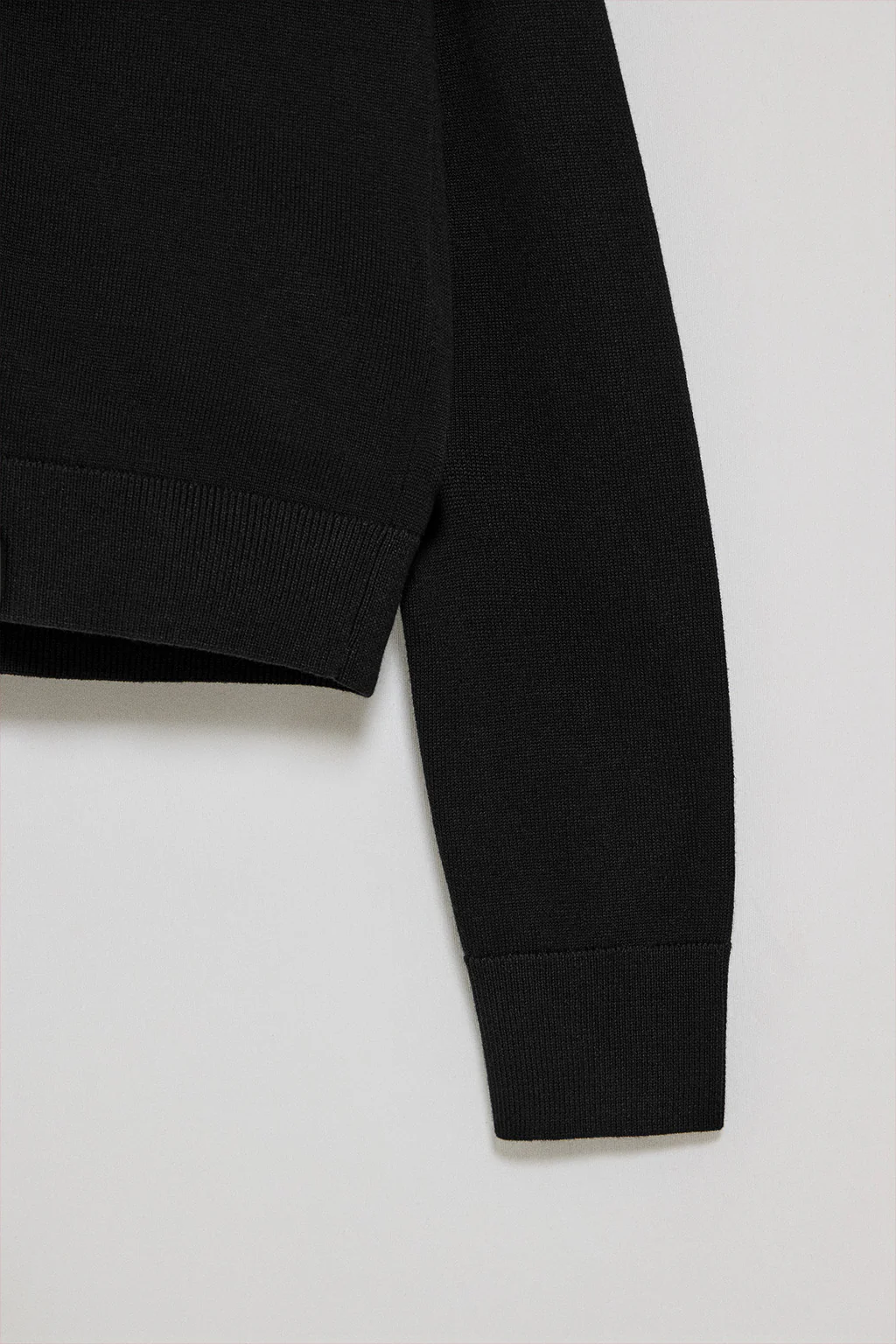 Black V-neck buttoned knit cardigan with Rigby Go logo - Image 8