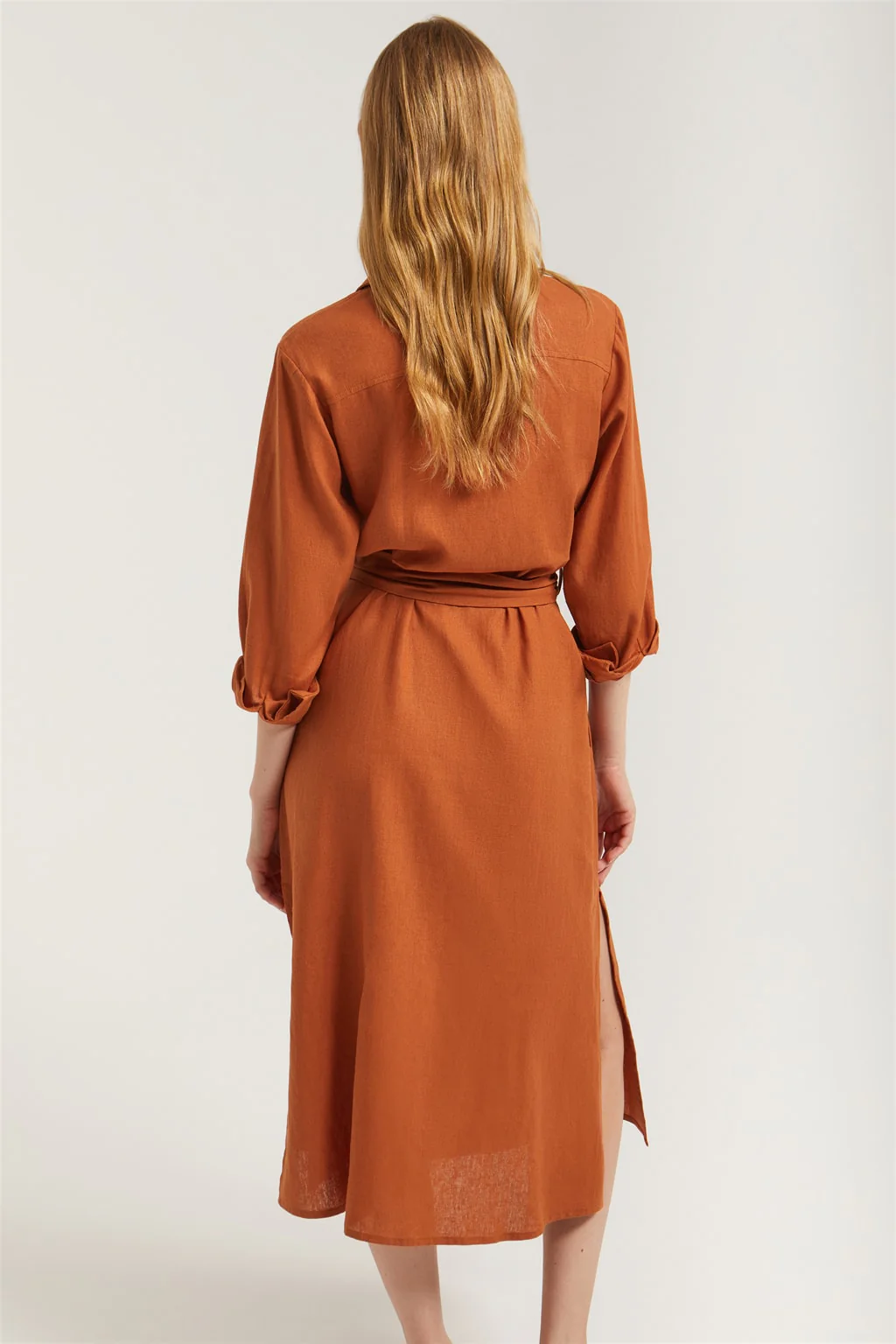 Caldera-red linen midi dress with embroidered detail - Image 6