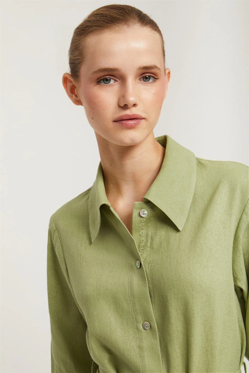 Green linen midi dress with embroidered detail - Image 3