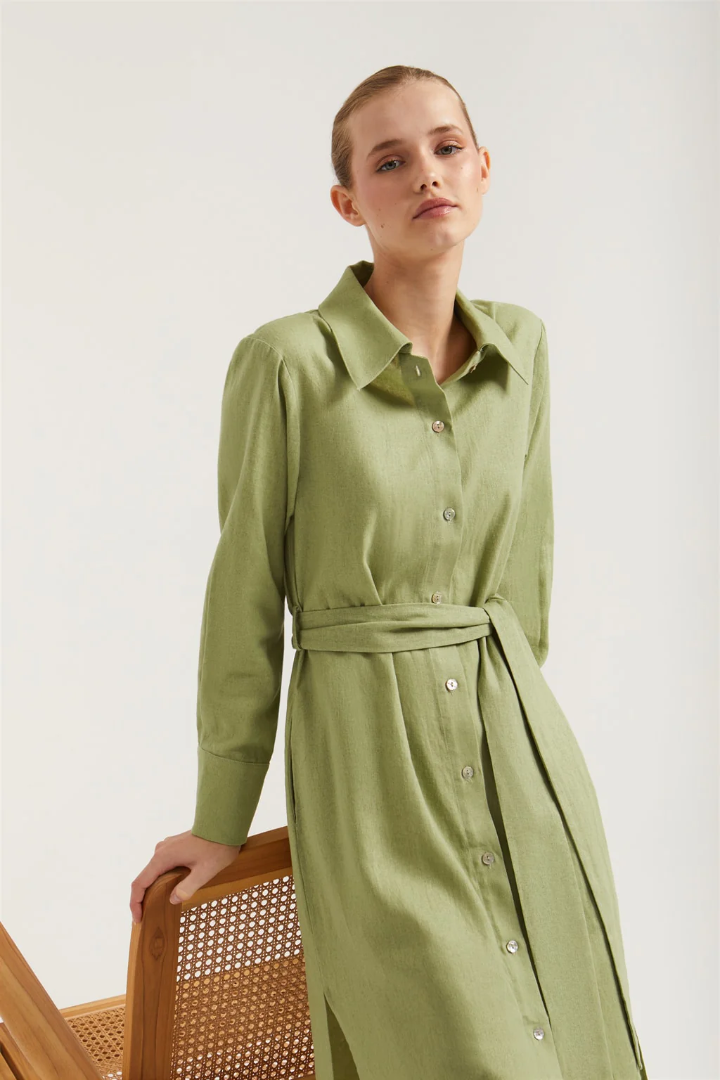 Green linen midi dress with embroidered detail - Image 5