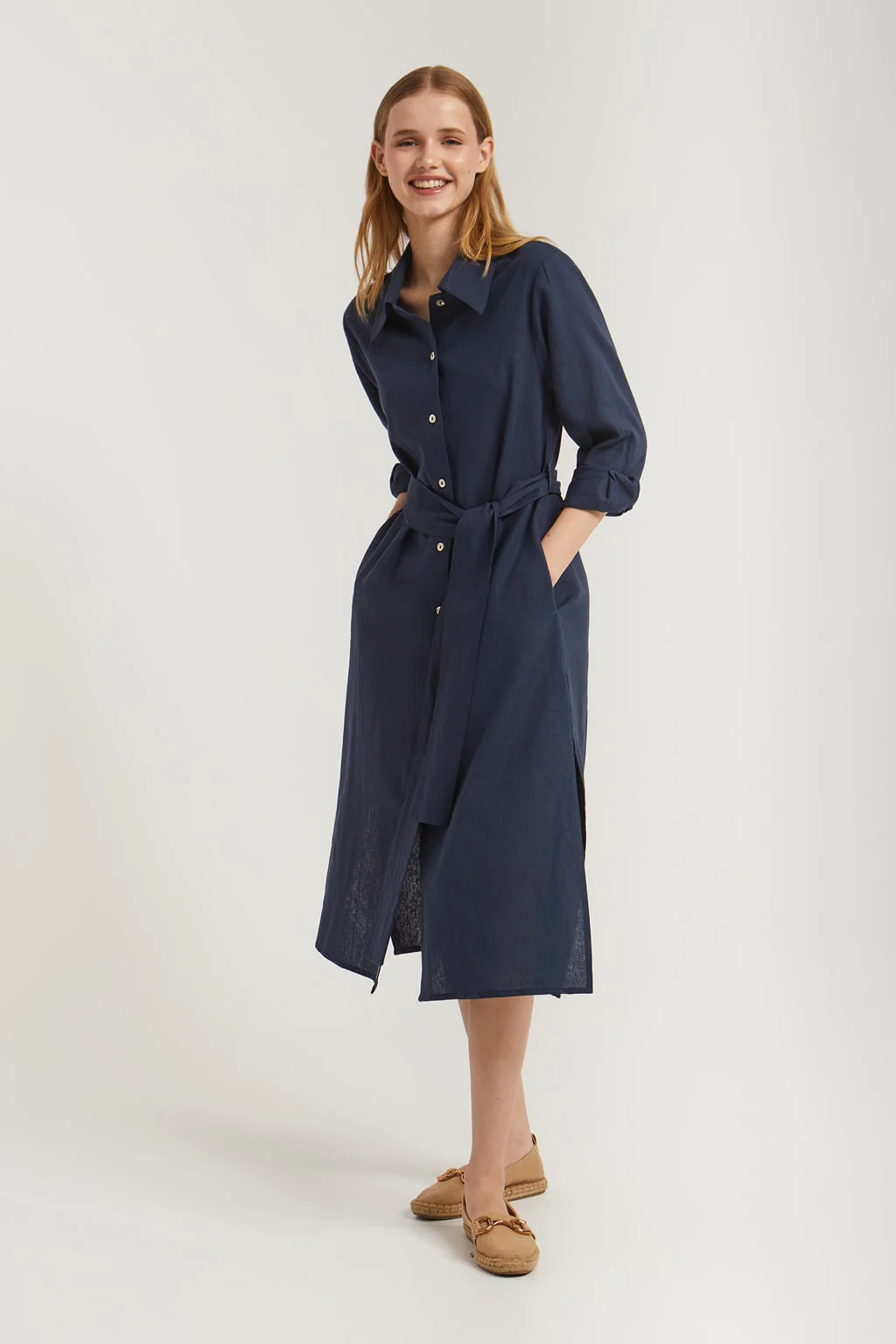 Navy-blue linen midi dress with embroidered detail - Image 5