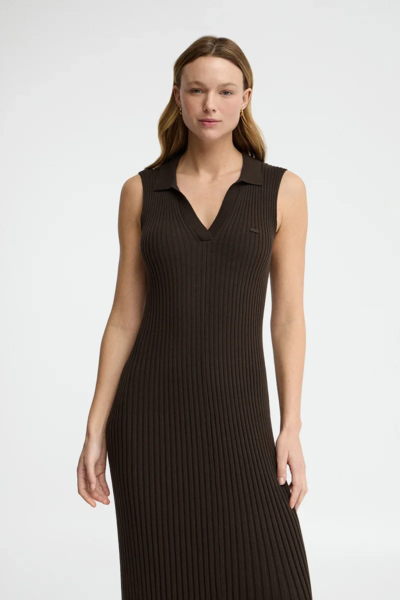 Dark-chocolate pleated sleeveless dress with Polo Club logo