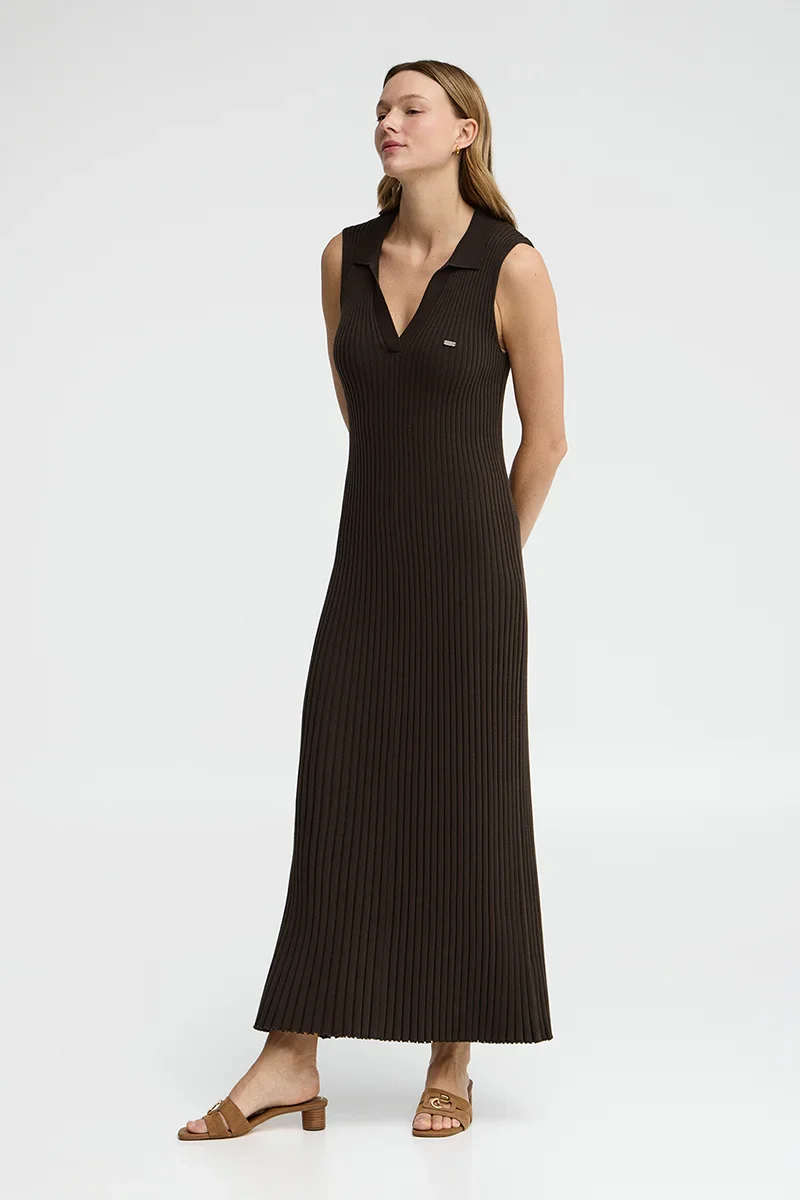 Dark-chocolate pleated sleeveless dress with Polo Club logo - Image 4