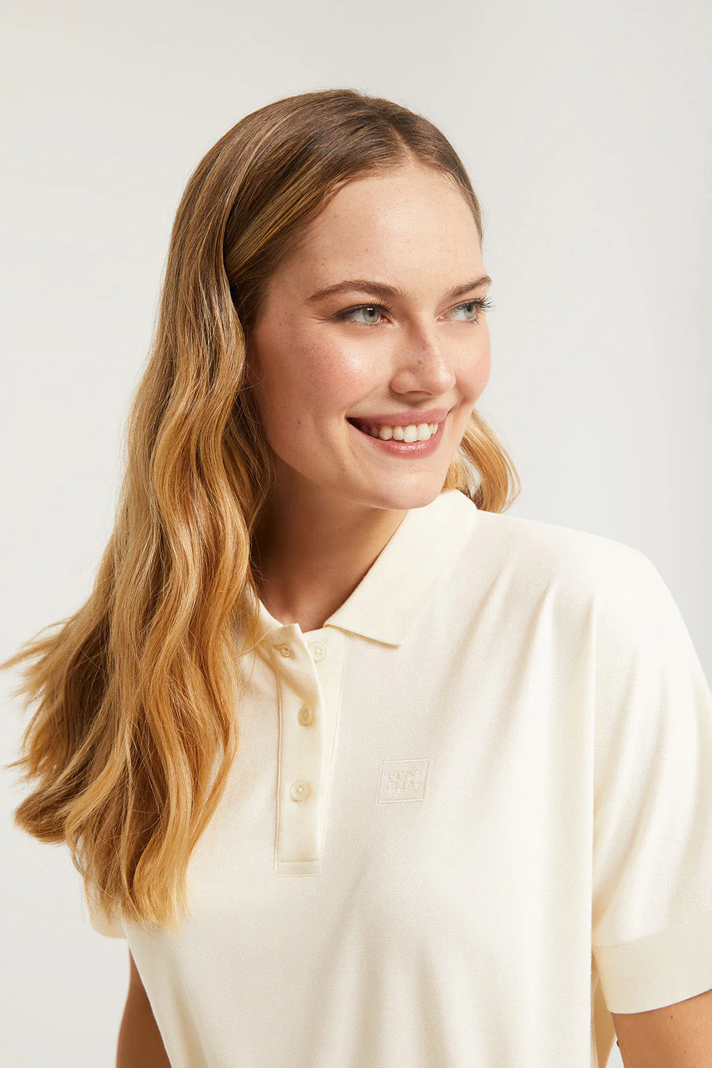 Beige dolman-sleeve dress with embroidery in matching colour - Image 3