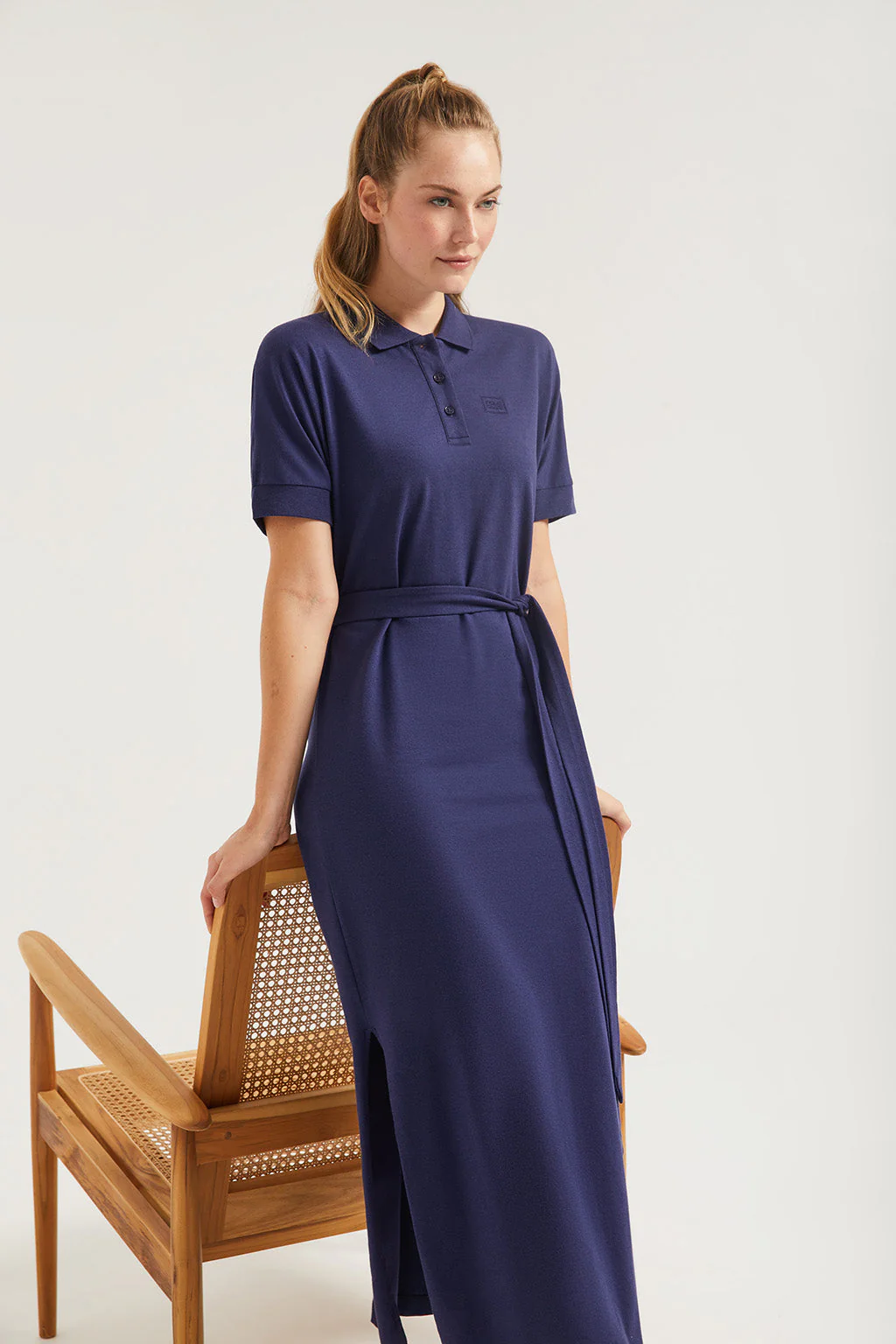 Navy-blue dolman-sleeve dress with embroidery in matching colour - Image 5
