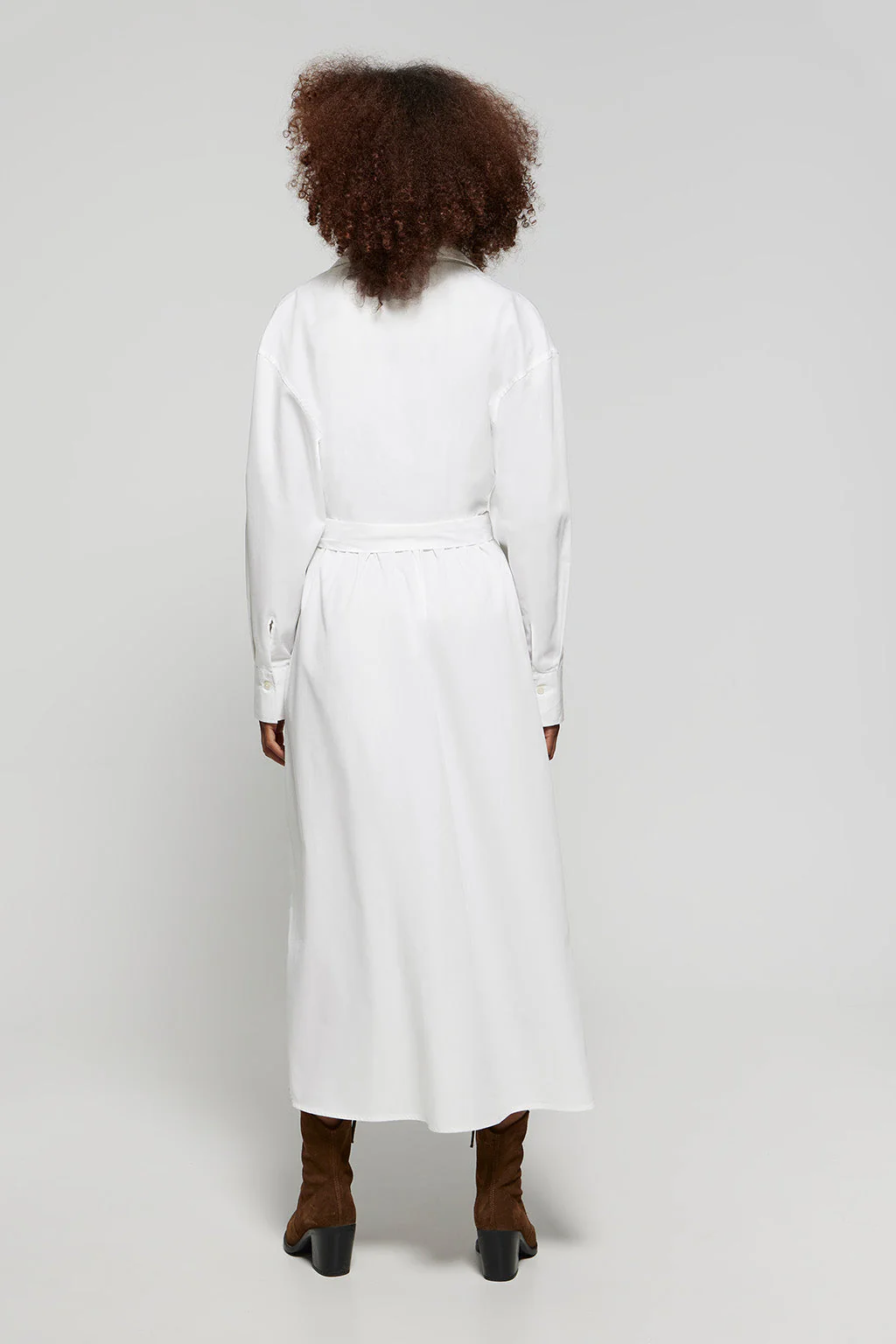 White Capri long dress with collar detail - Image 7