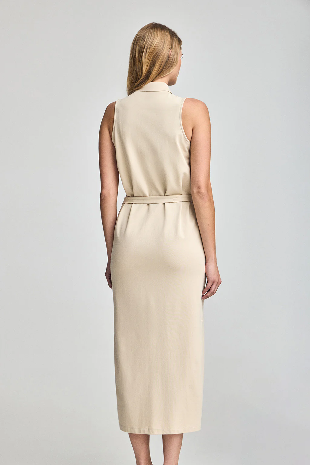 Beige sleeveless buttoned dress with embroidered monogram - Image 2