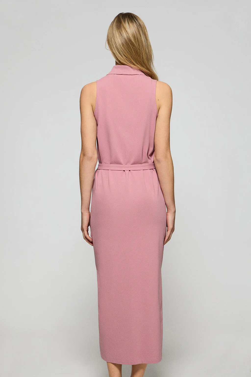 Dusty-pink sleeveless buttoned dress with embroidered monogram - Image 2