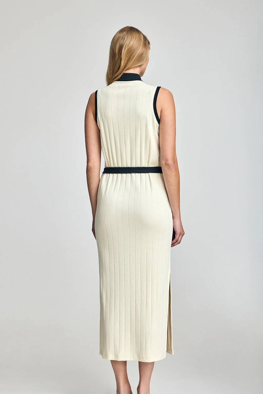 Nude ribbed sleeveless dress with pearly button - Image 2