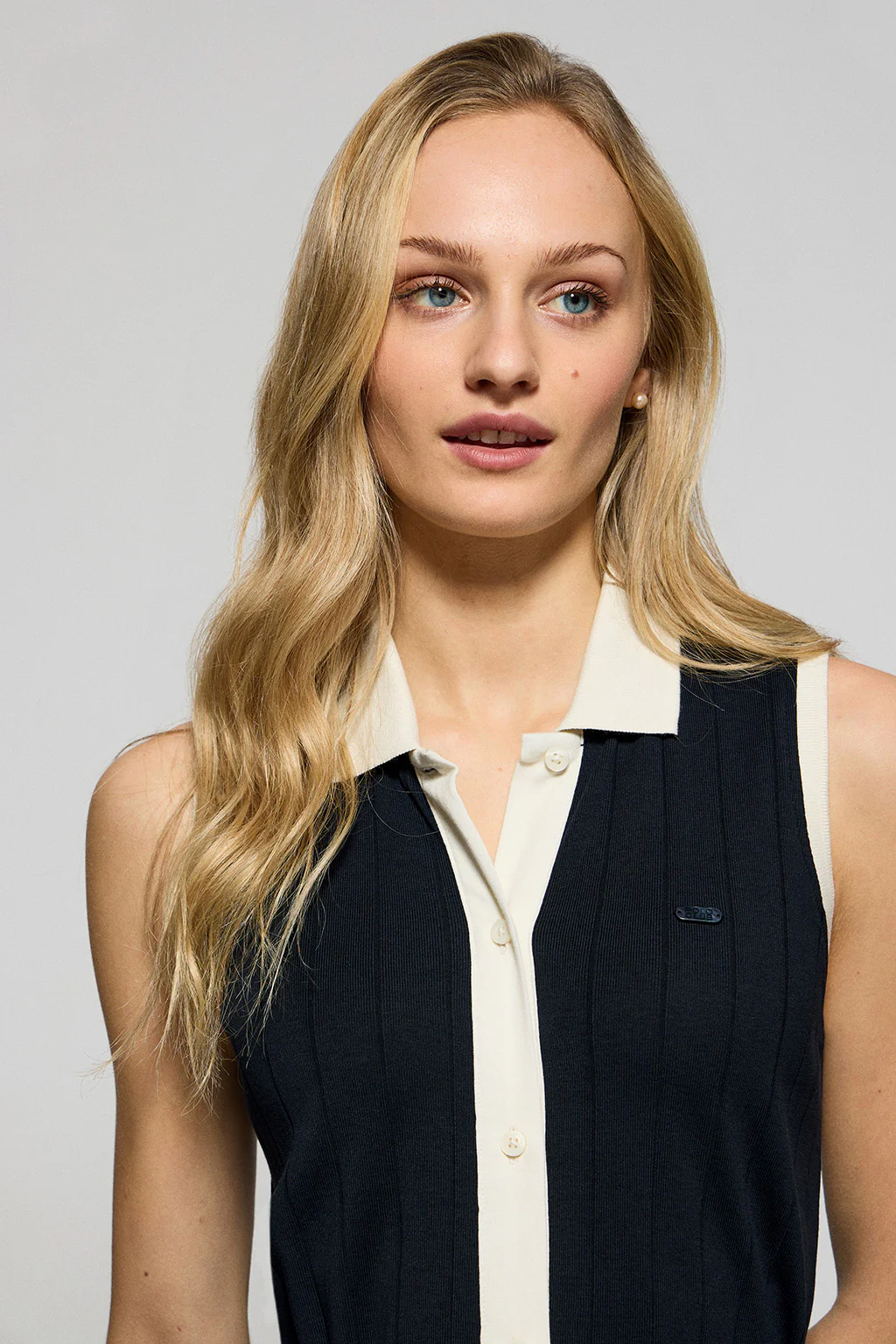 Navy-blue ribbed sleeveless dress with pearly button - Image 3
