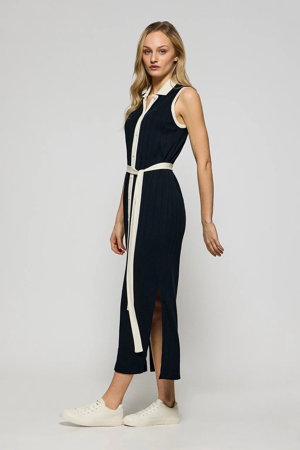 Navy-blue ribbed sleeveless dress with pearly button - Image 4