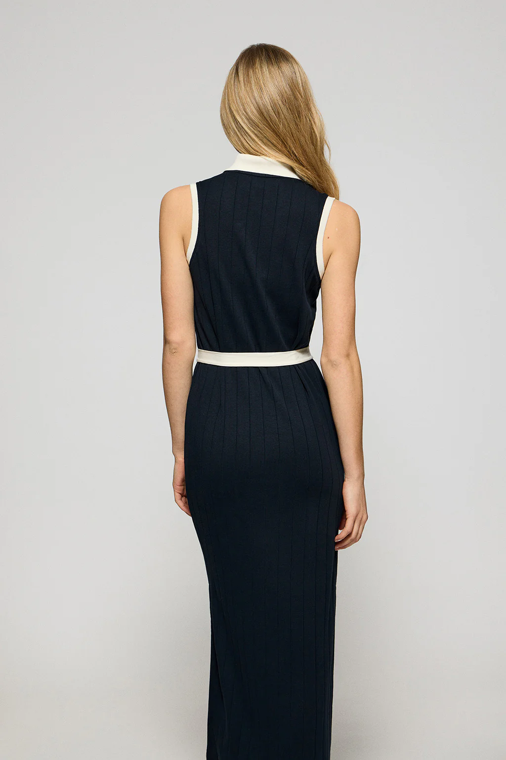 Navy-blue ribbed sleeveless dress with pearly button - Image 5