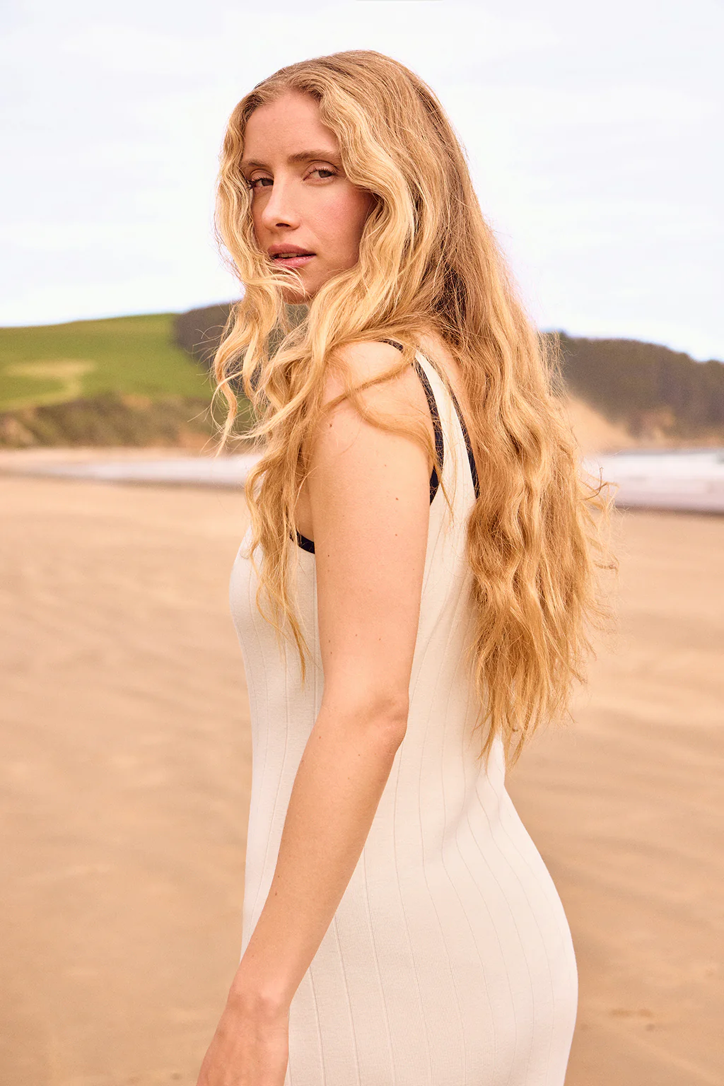 Nude ribbed strappy dress with pearly button - Image 12