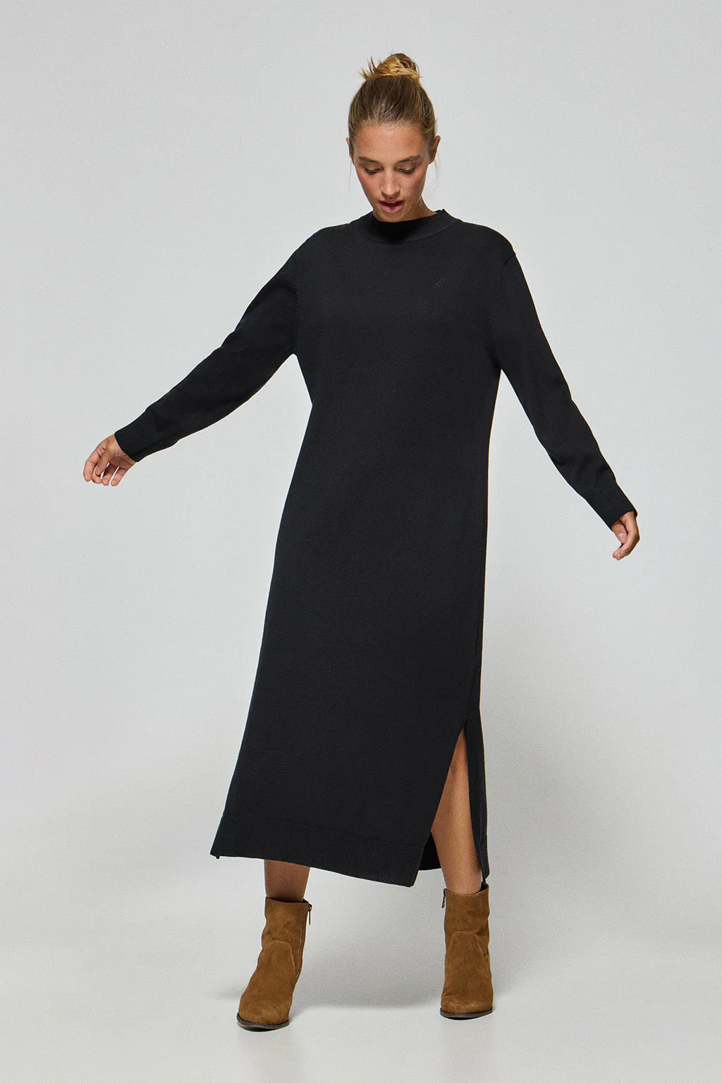 Black knit long dress Nara in plain fabric and monogram Polo Club embroidery - Image 3