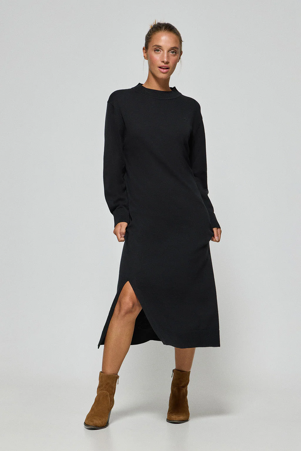 Black knit long dress Nara in plain fabric and monogram Polo Club embroidery - Image 4