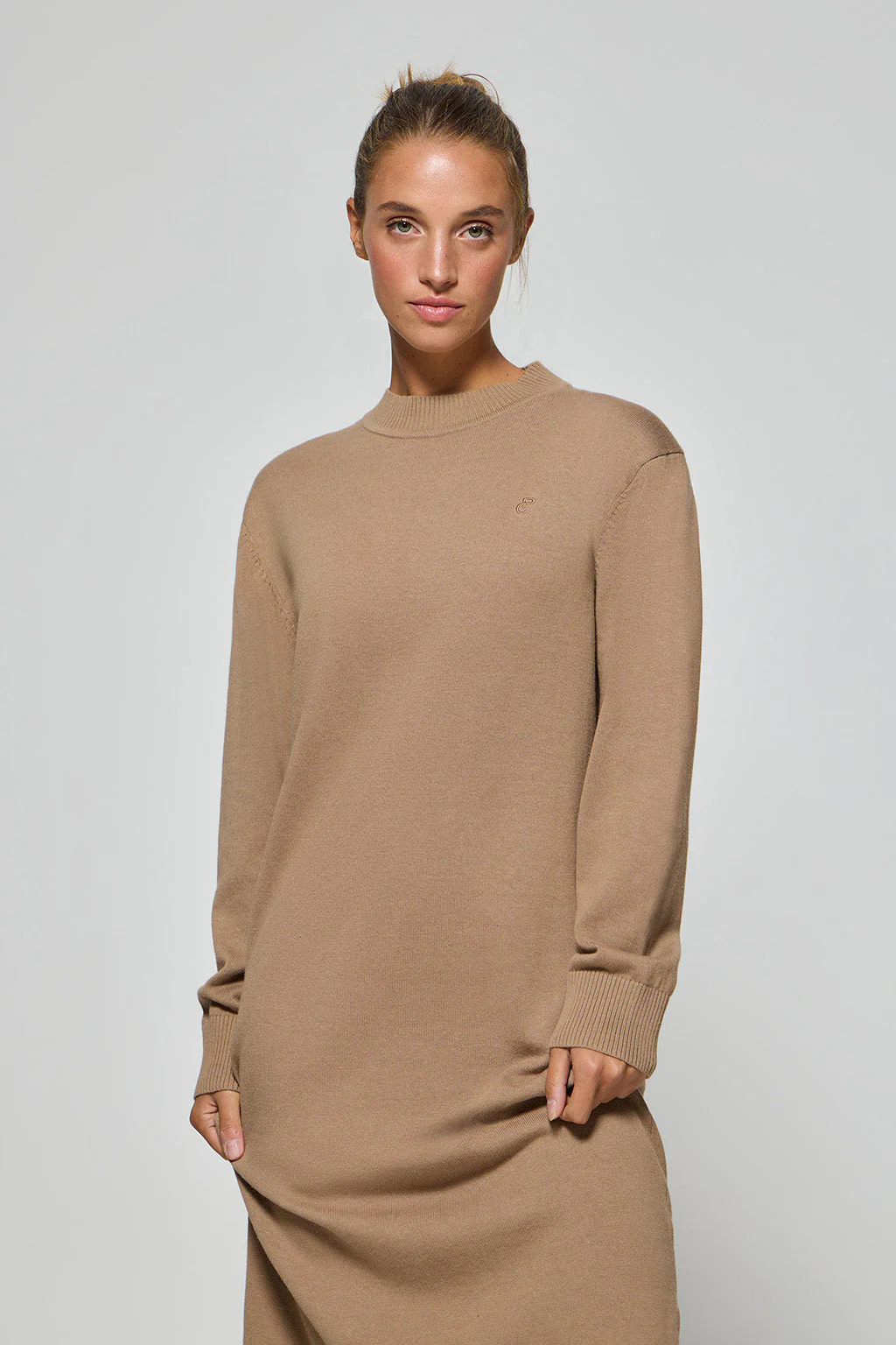 Light-brown knit long dress Nara in plain fabric and monogram Polo Club embroidery - Image 2