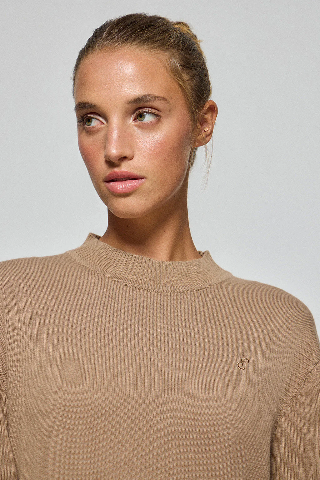 Light-brown knit long dress Nara in plain fabric and monogram Polo Club embroidery - Image 4