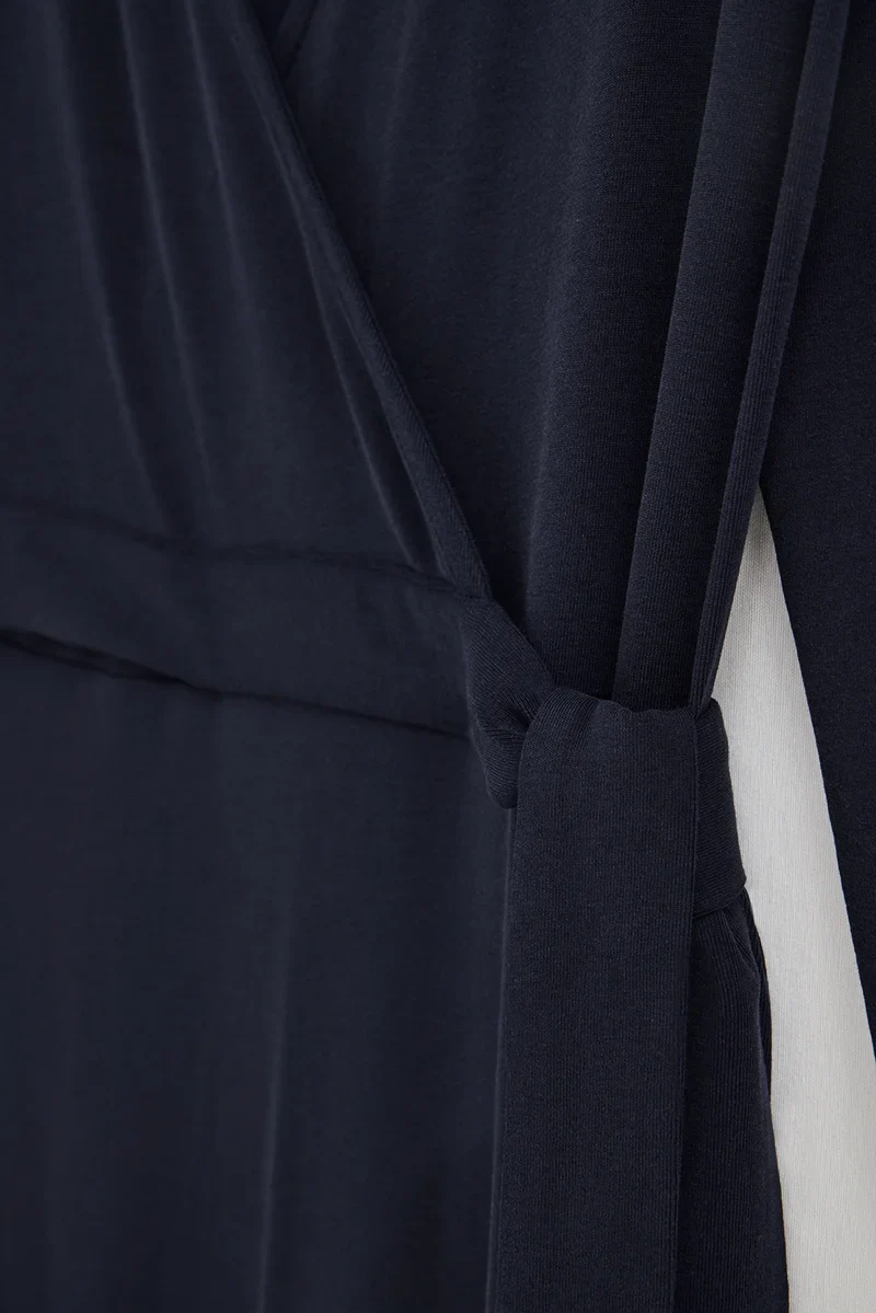 Navy-blue long-sleeve wrap dress with V-neck and Polo Club logo - Image 7