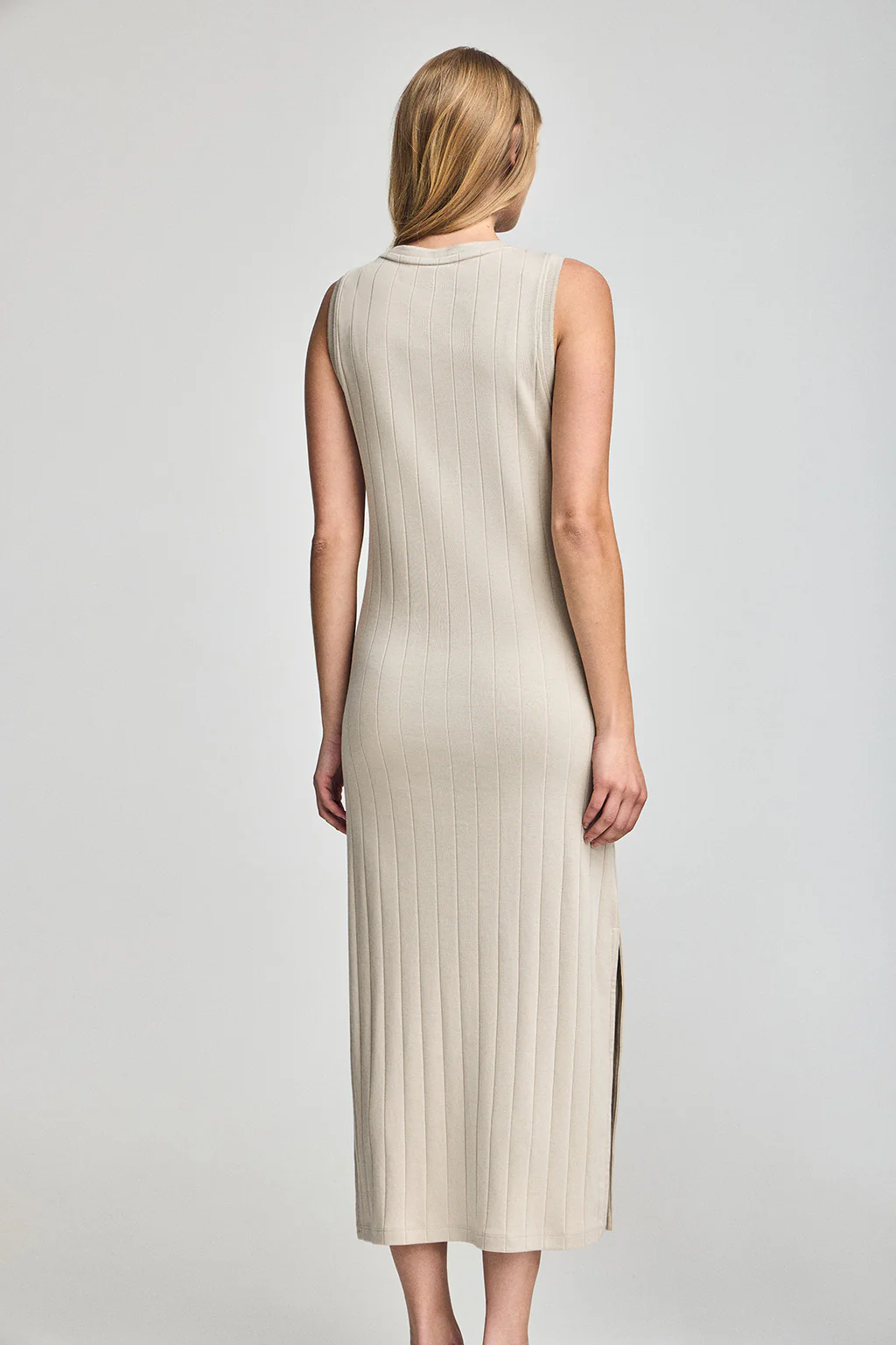 Beige ribbed long dress with embroidered monogram - Image 5