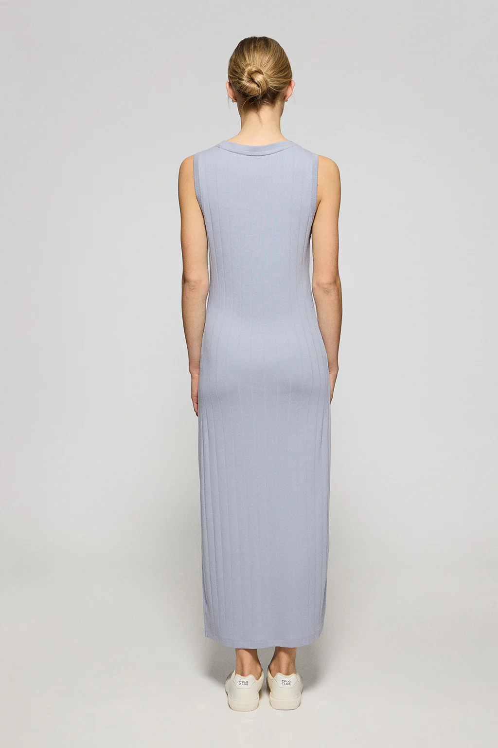 Blue ribbed long dress with embroidered monogram - Image 2