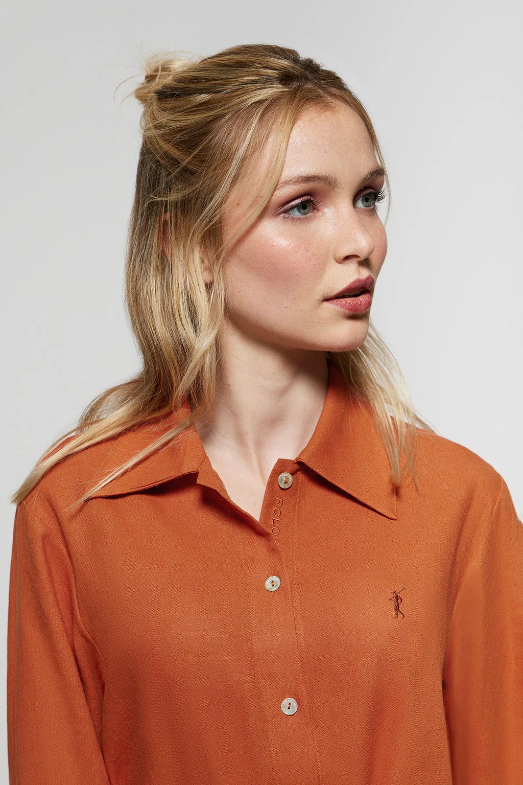 Caldera-red linen midi dress with Rigby Go embroidered detail - Image 3