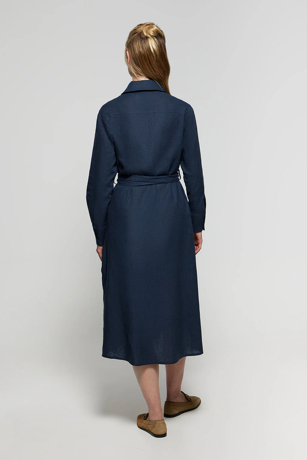 Navy-blue linen midi dress with Rigby Go embroidered detail - Image 5